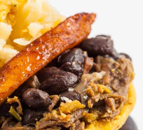 Plato de comida online ropa vieja