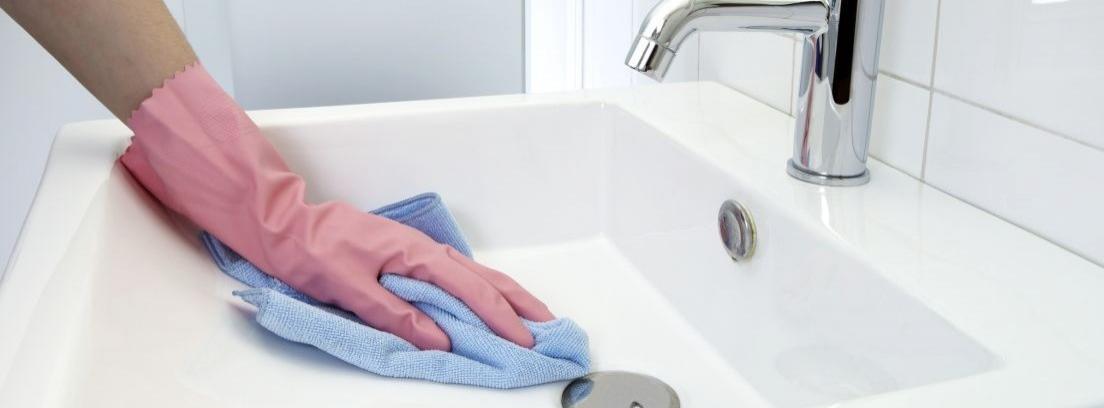 Cómo limpiar el baño: Consejos prácticos para un baño reluciente - La  Antigua Lavandera