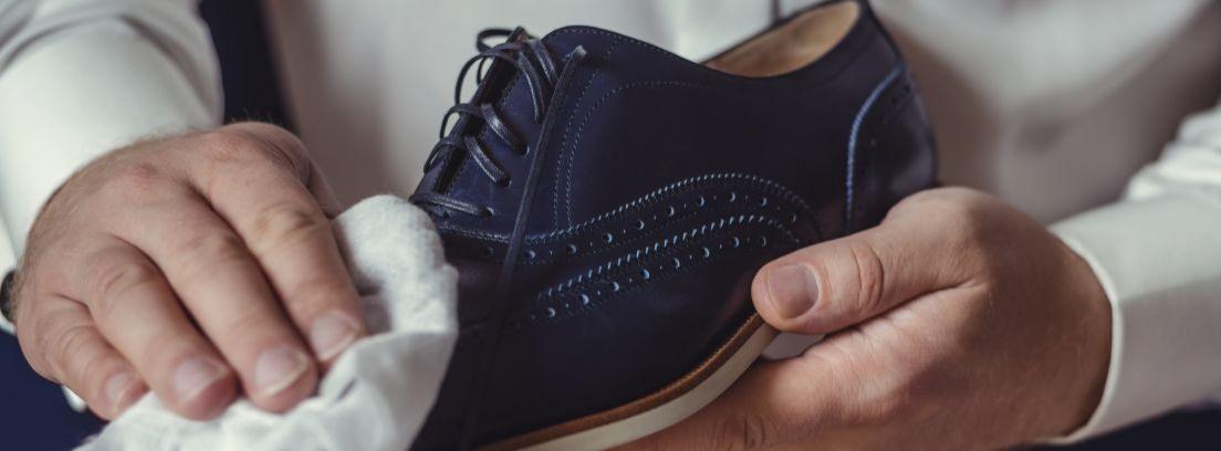 Puno abajo deseable Cómo limpiar zapatos de distintos materiales –canalHOGAR