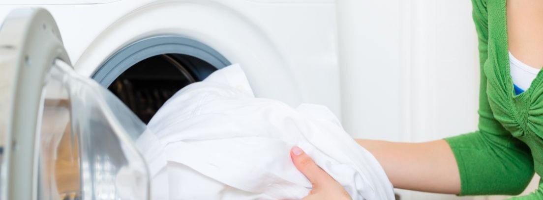 Identificar Informar enfermero Cómo eliminar manchas de pegamento de la ropa - MAPFRE en Familia