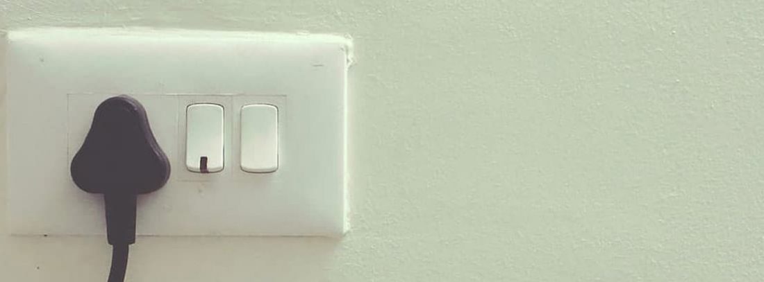 Cómo cambiar un interruptor o un enchufe