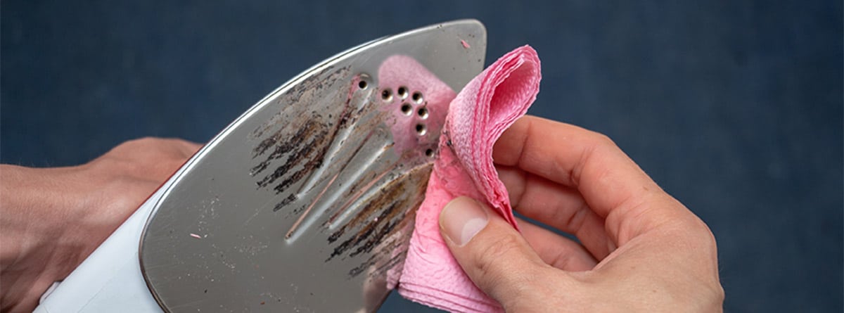 Trucos para eliminar quemaduras de plancha en la ropa