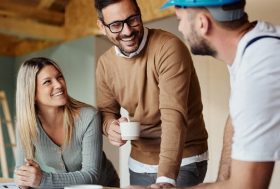 Una pareja comprando una vivienda para reformala